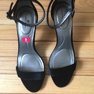 Bandolino Madia FB Black Suede Heel Sandals